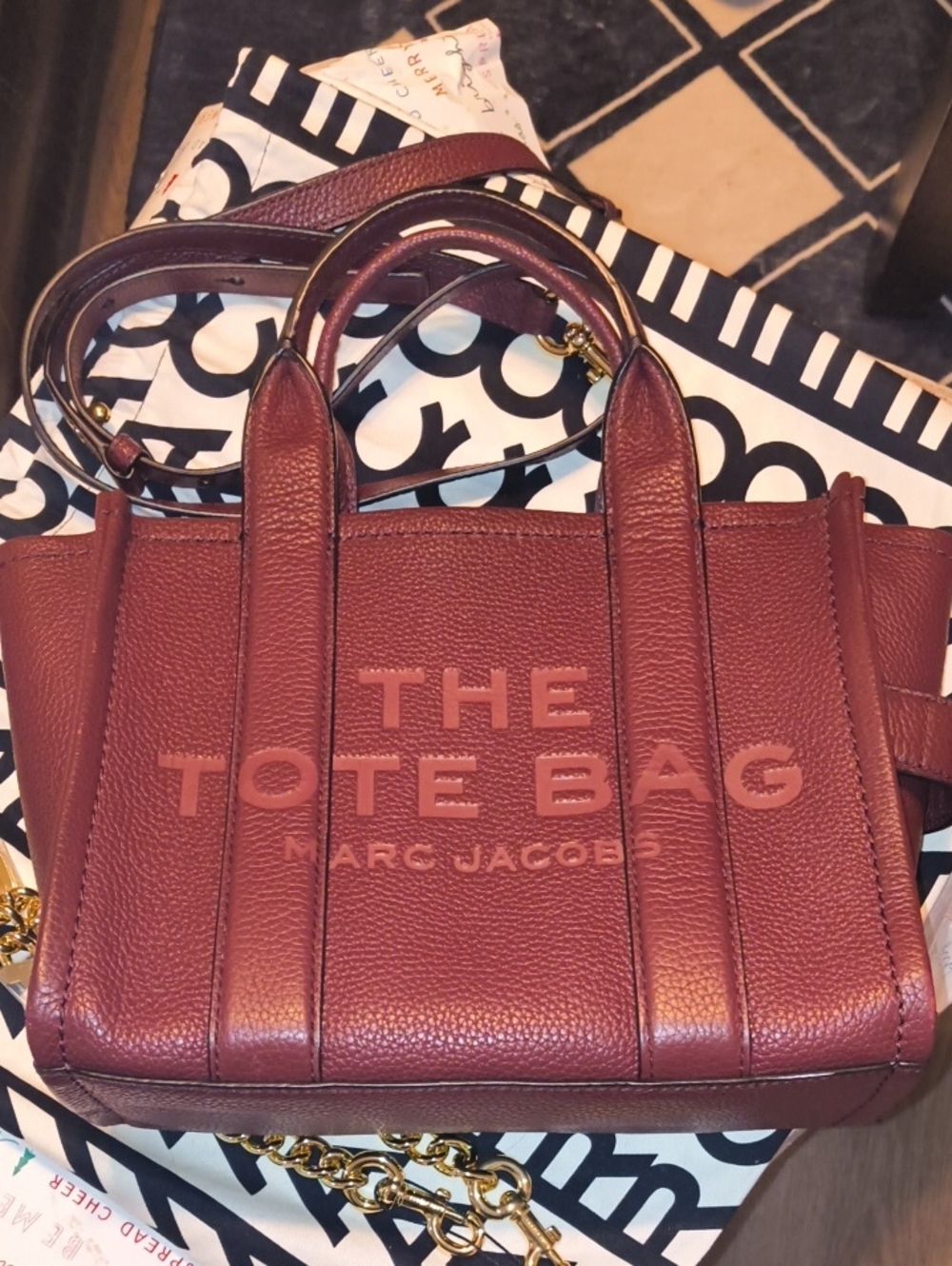 Marc Jacobs Small Leather Tote in Chianti 🍷 Excellent Condition.